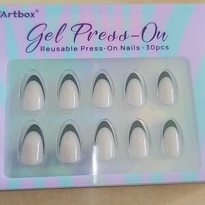 Gel press on nails